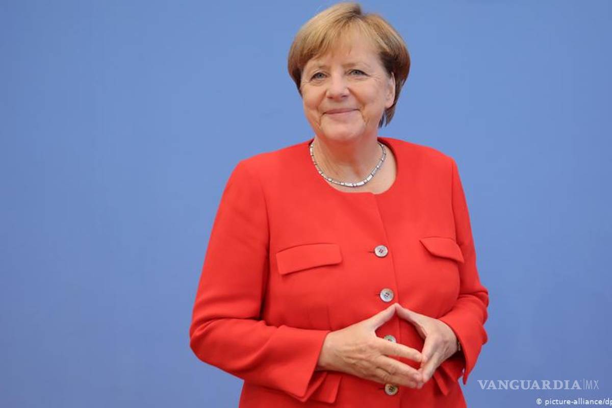 Pandemia no terminará “hasta que se ofrezca vacuna a la última persona”: Merkel