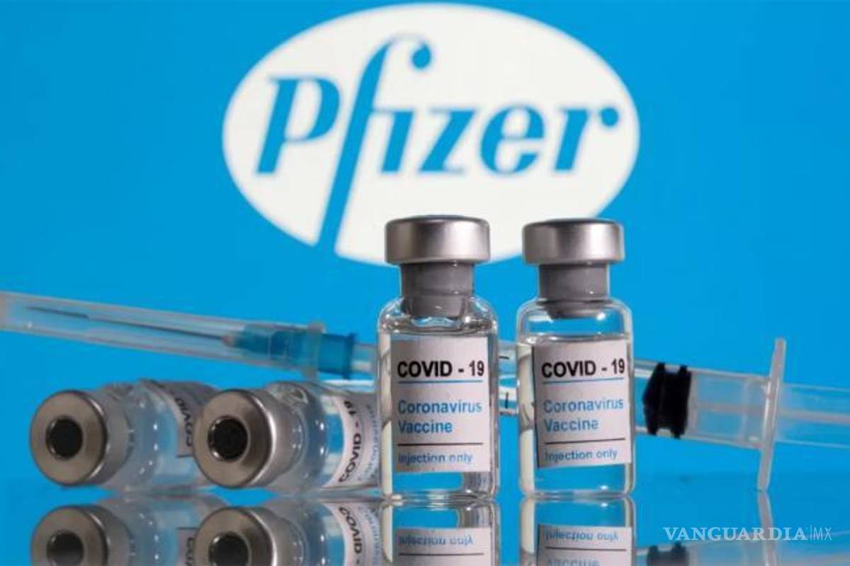 $!La vacuna de Pfizer se encuentra disponible en algunas farmacias con un costo de mil 200 pesos.