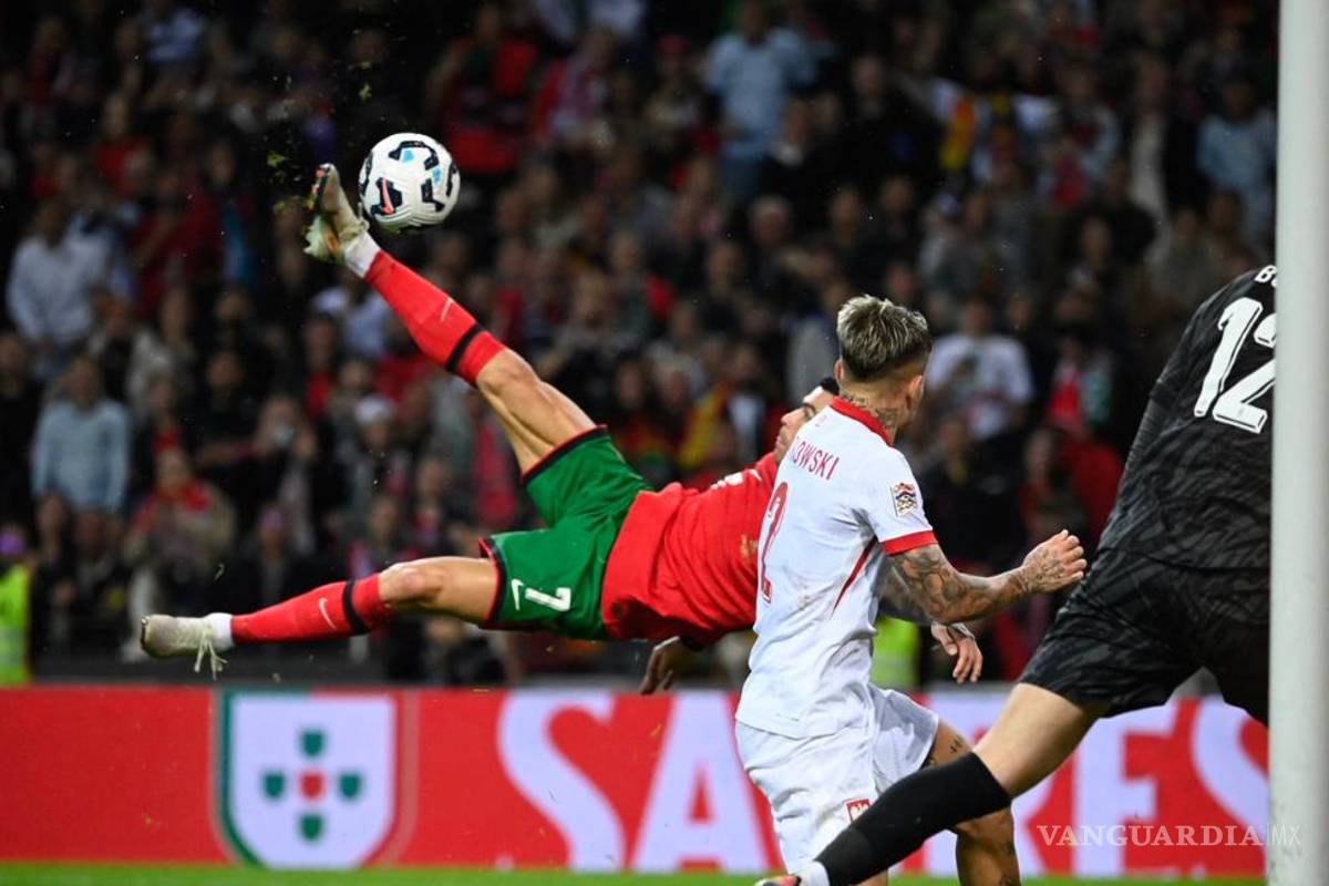 ¡Con chilena de Cristiano Ronaldo! Doblete del ‘Bicho’ y Portugal golea a Polonia