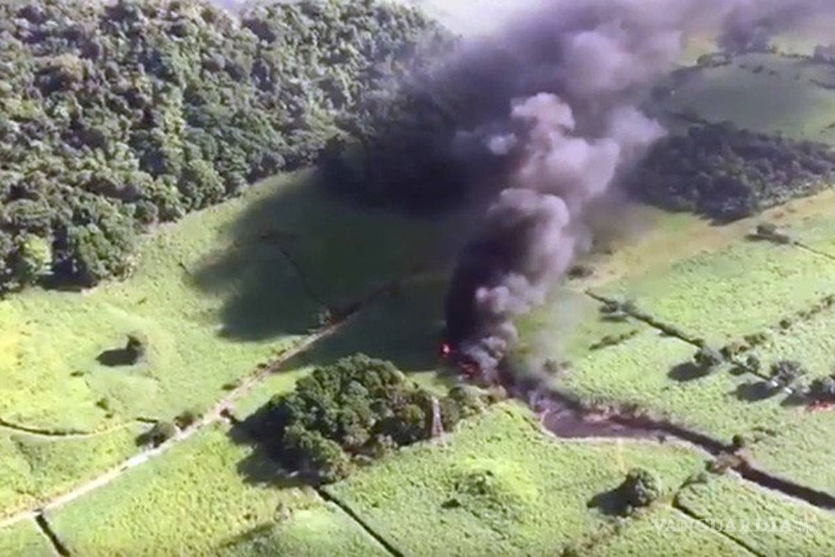 Controlan incendio en ducto de Pemex en Veracruz