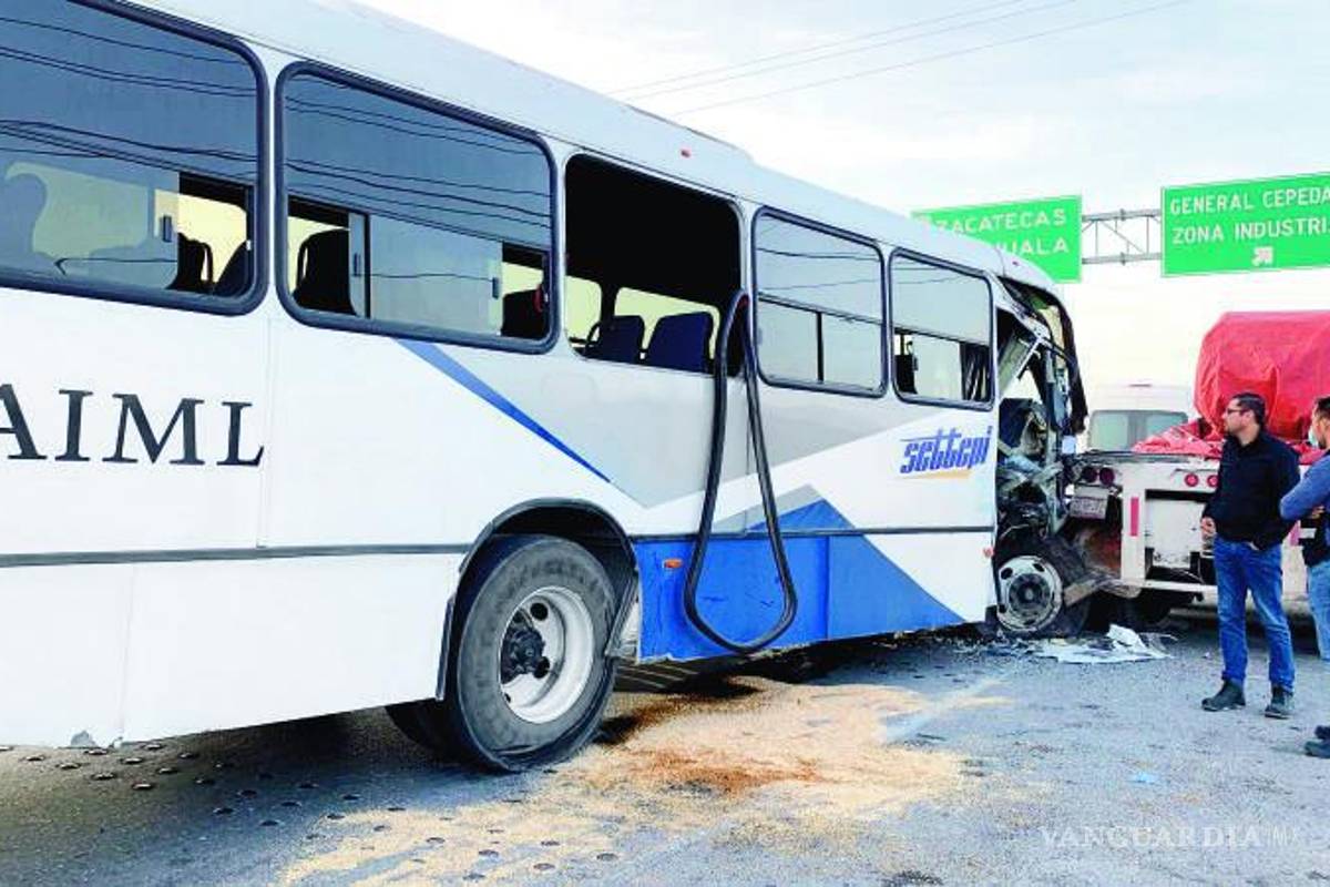 Colabora Daimler con autoridades tras choque