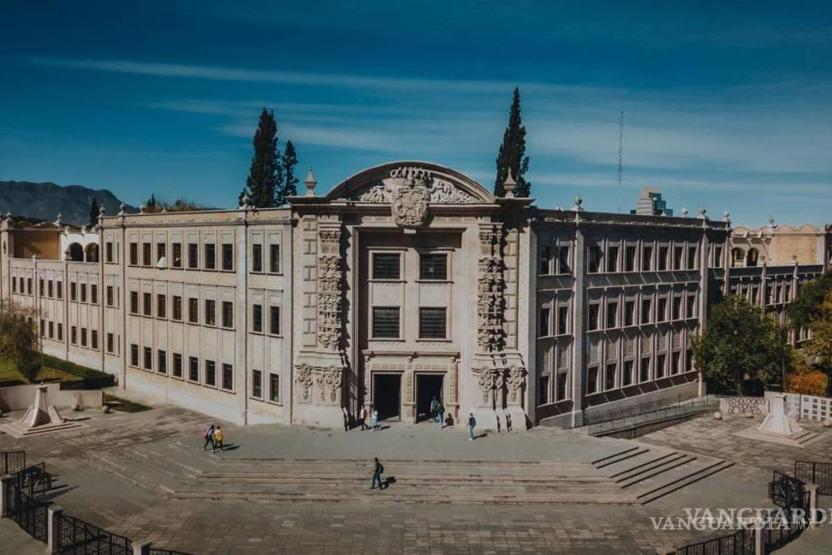 Nace bebé frente al Tec de Saltillo; policías ayudan a mujer a dar a luz