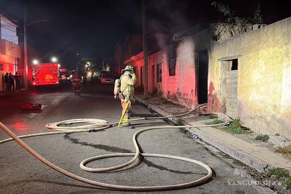 Pandilleros incendian casa abandonada en el centro de Saltillo