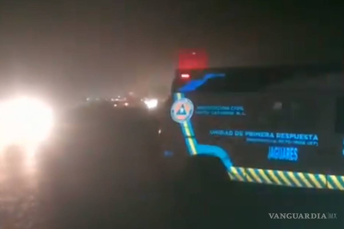 Autopista de cuota Saltillo - Monterrey, cerrada por más de 10 horas