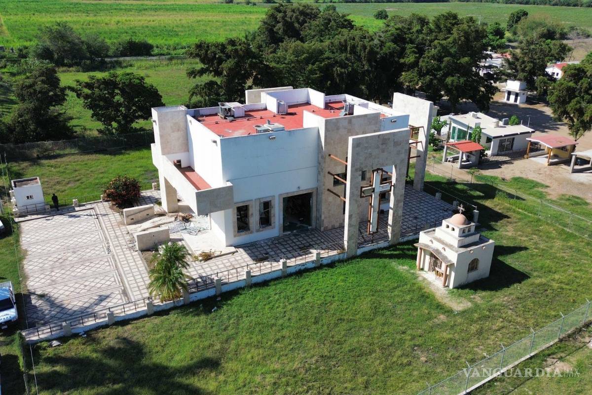 $!Robaron cuerpos y vandalizan capilla familiar de ex cabecilla del Cártel de Sinaloa