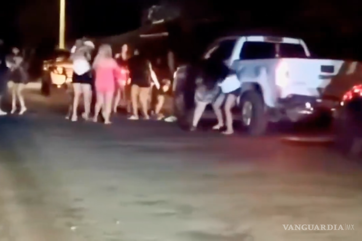Riña campal entre mujeres estalla en Piedras Negras tras un choque vial (video)