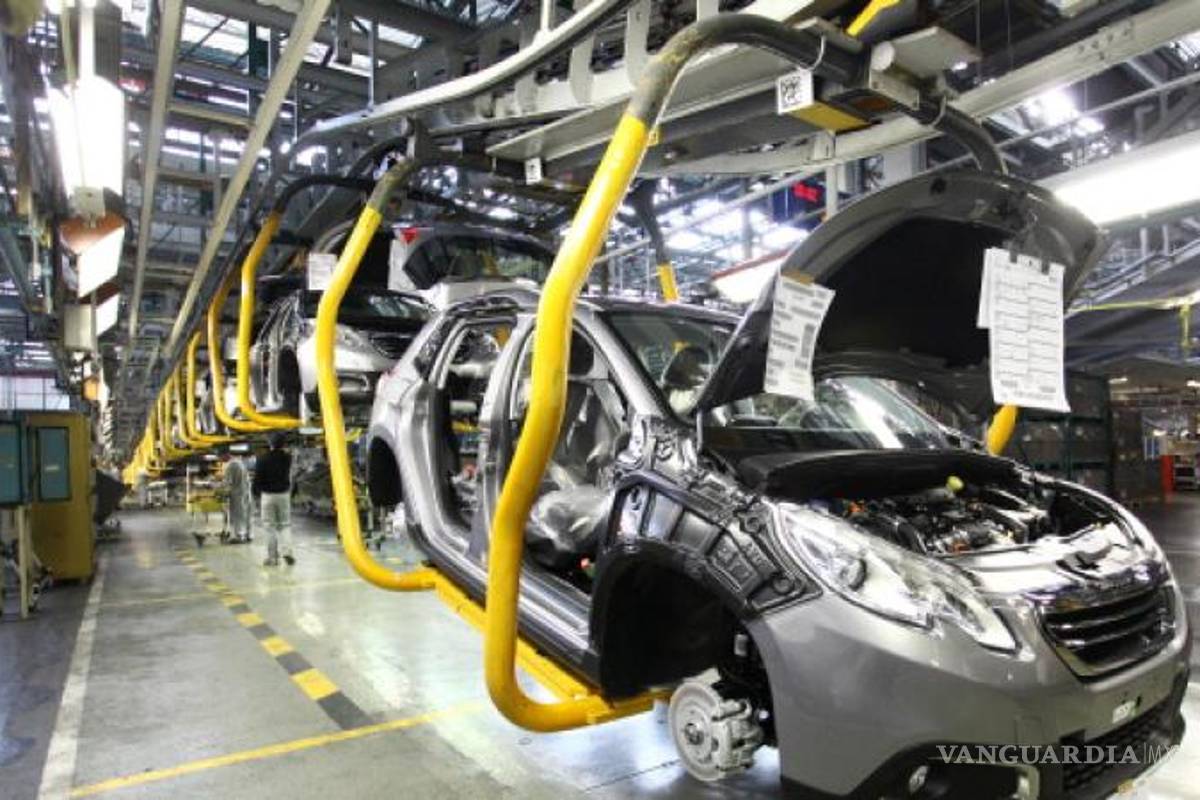 Buscará AMLO reapertura de la industria automotriz con EU; se reunirá con Trump