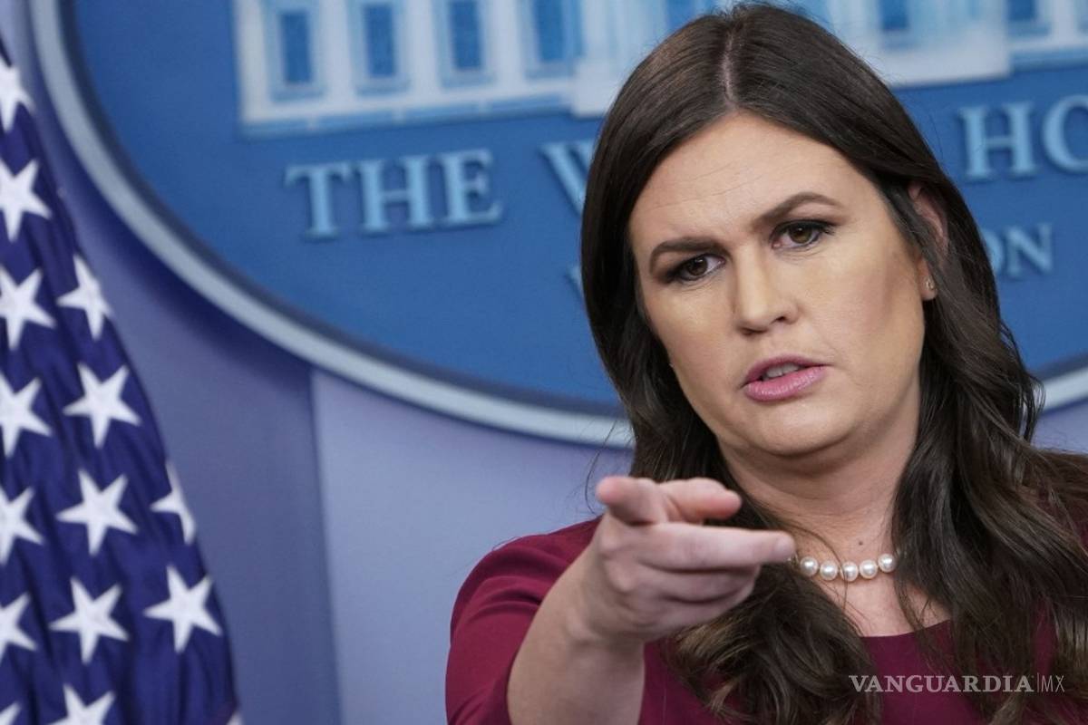 Se deslinda Casa Blanca de dimisión de ‘número dos’ de FBI