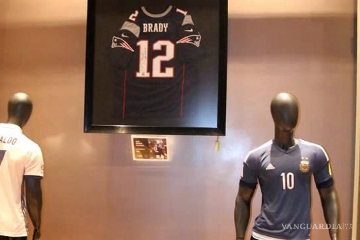 Subasta André-Pierre Gignac jerseys de Brady, Messi y Ronaldo a beneficio de niños con cáncer