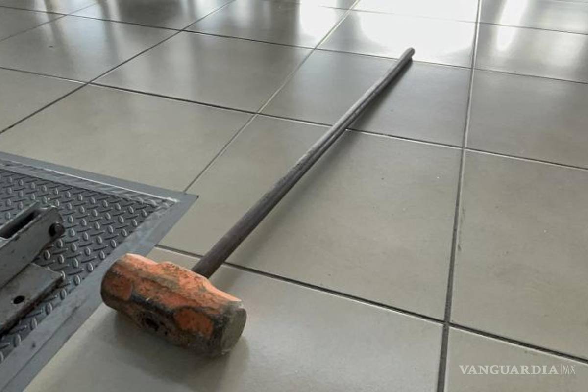 Se lleva más de 20 mil pesos con ayuda de un mazo en local deportivo de Saltillo (videos)