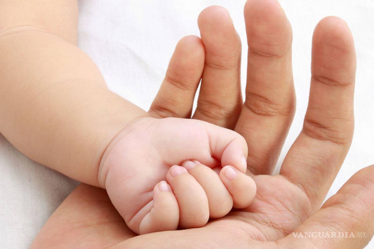 Fallece bebé en Hospital Universitario de Saltillo; padre accidentalmente durmió encima de él