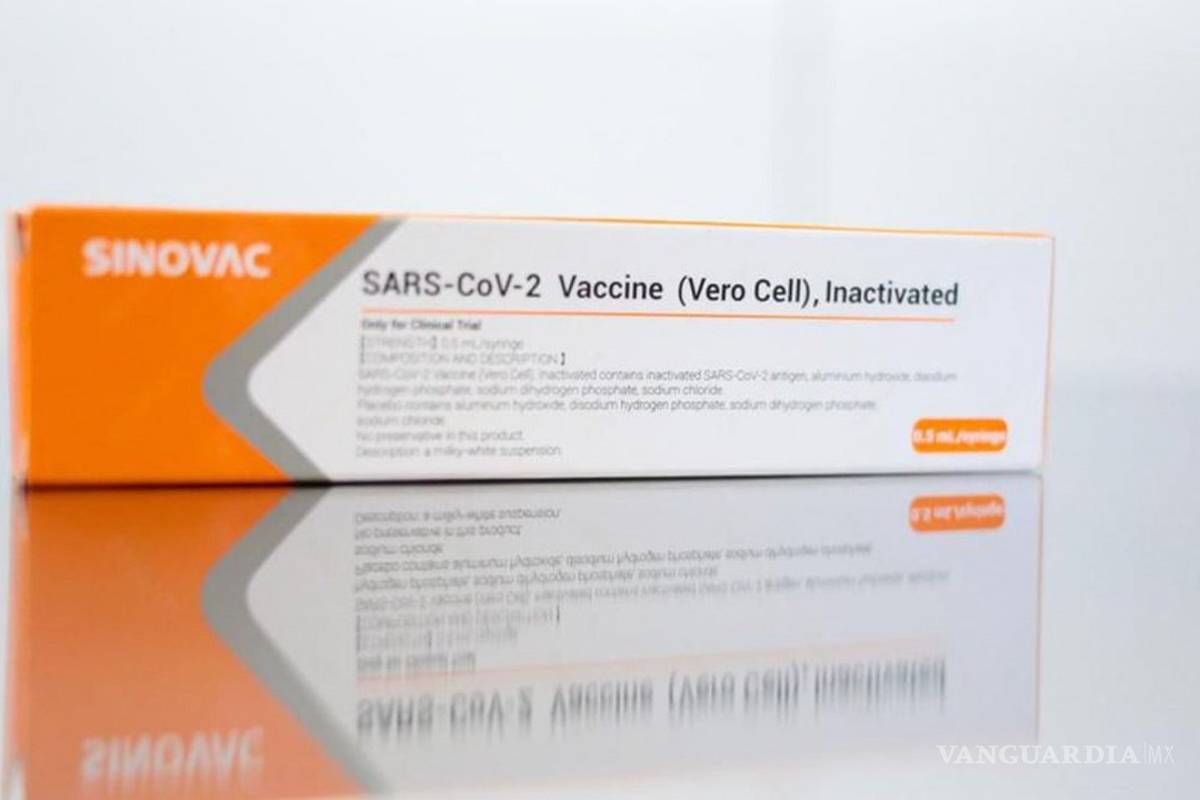 Cepa brasileña puede evadir vacuna de Sinovac, sugiere estudio