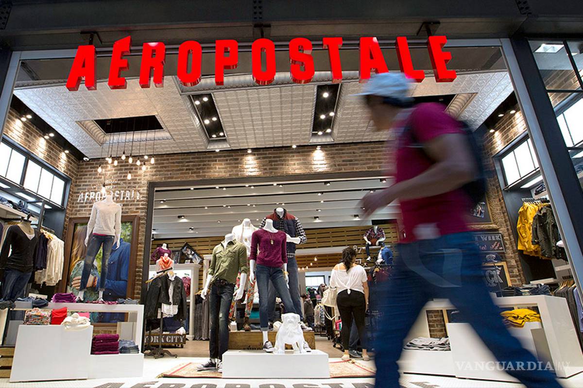 La compra por Internet acaba con las tiendas de marcas juveniles