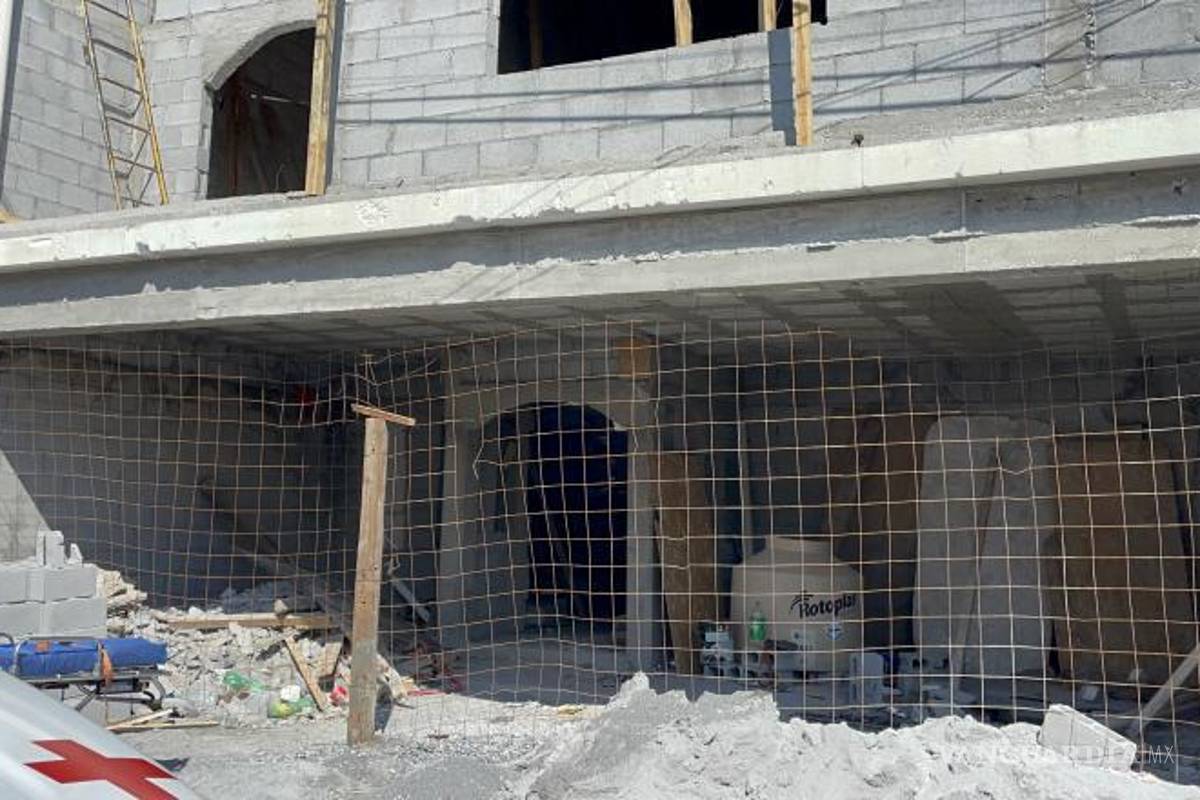 $!Agentes de la Agencia de Investigación Criminal examinaran detalladamente el lugar del accidente en busca de evidencia que aclare las circunstancias de la trágica caída de René “N”.