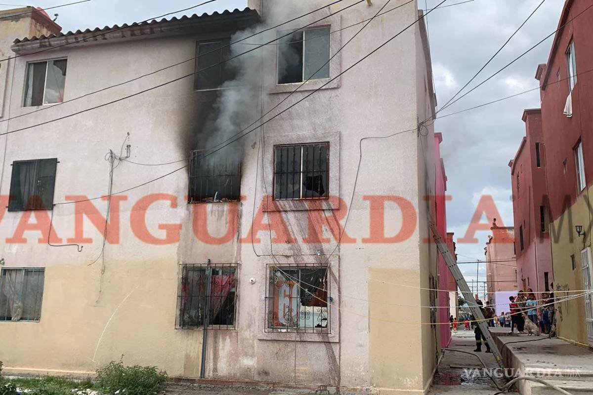 Incendio afecta condominio de la colonia Herradura en Saltillo