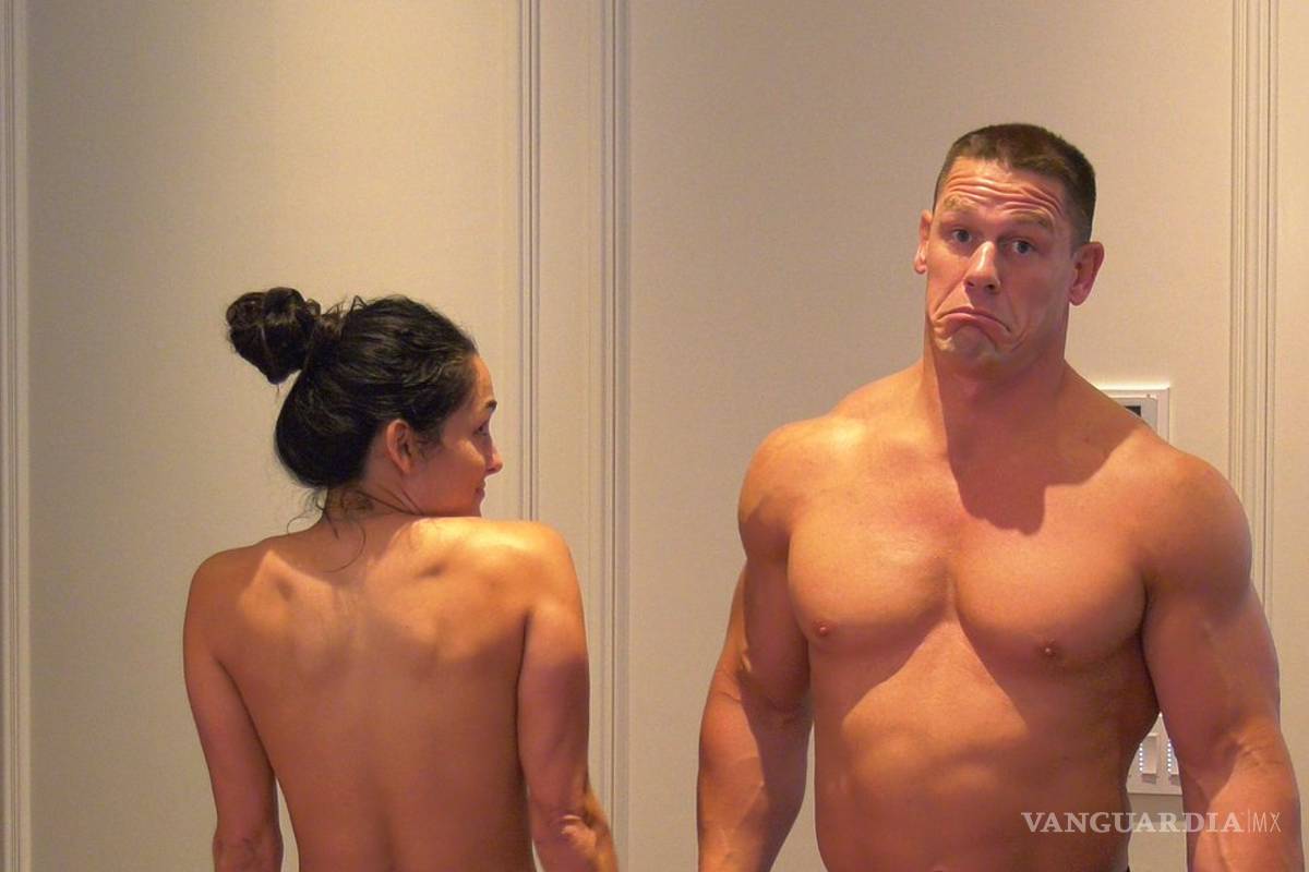 John Cena y su novia se desnudan