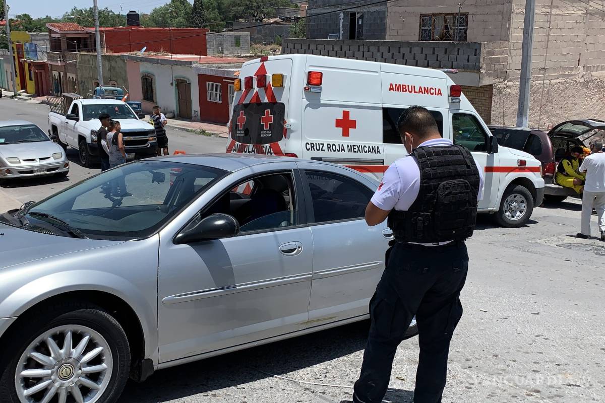 Embiste automóvil a mujeres danzantes en la Ojo de Agua