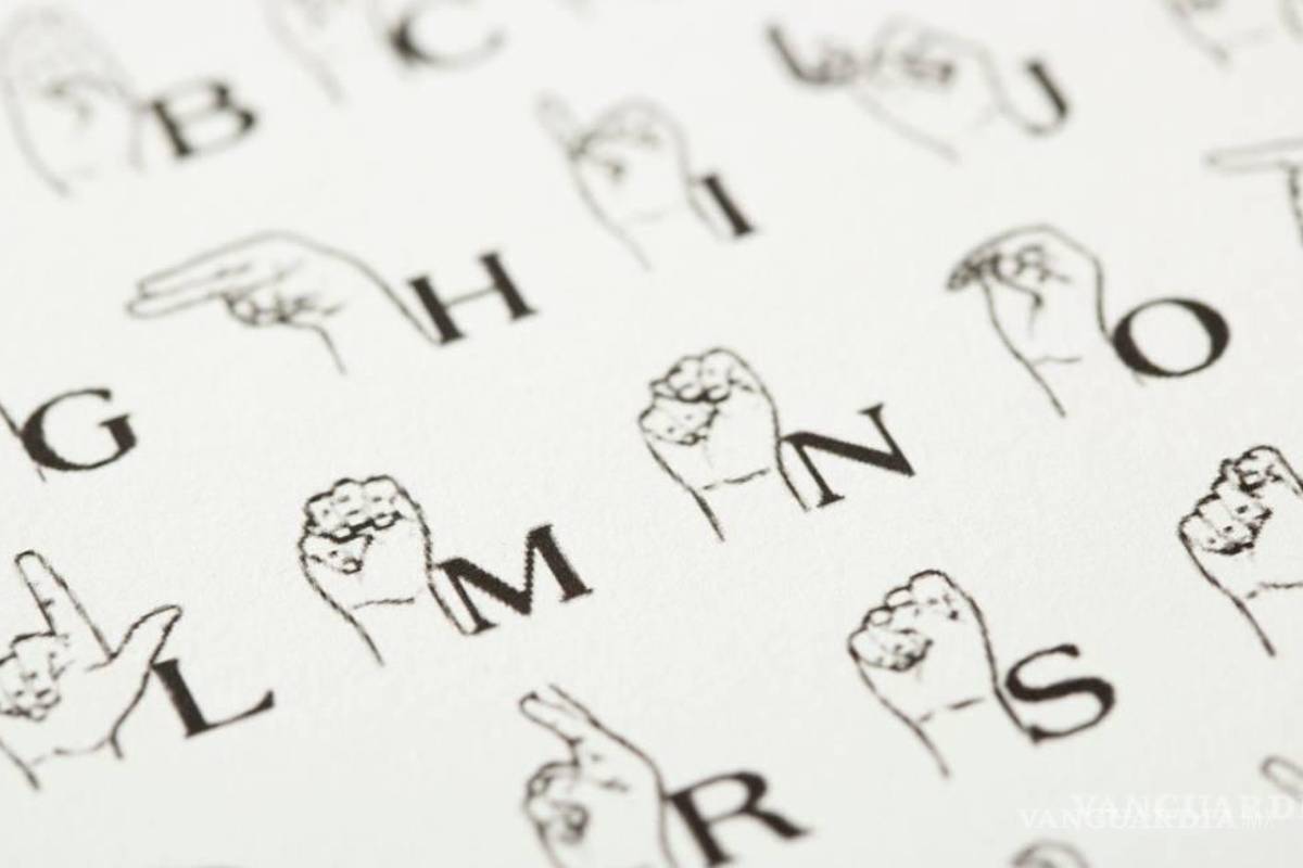 ¿Te sabes comunicar con señas? Capacitan a servidores públicos para mejorar la atención hacia los coahuilenses