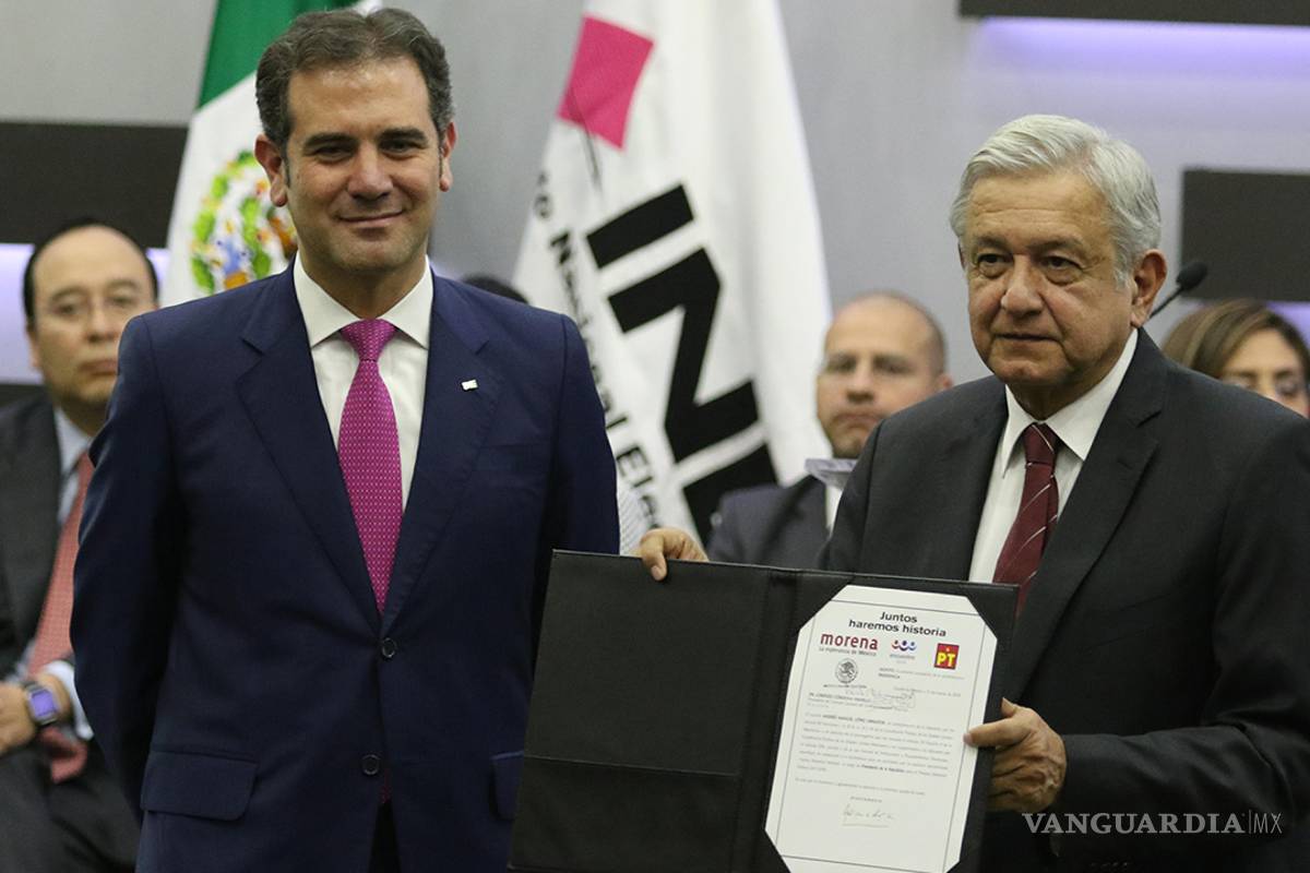 AMLO reiteró que partidos deberían regresar dinero para ayudar al INE