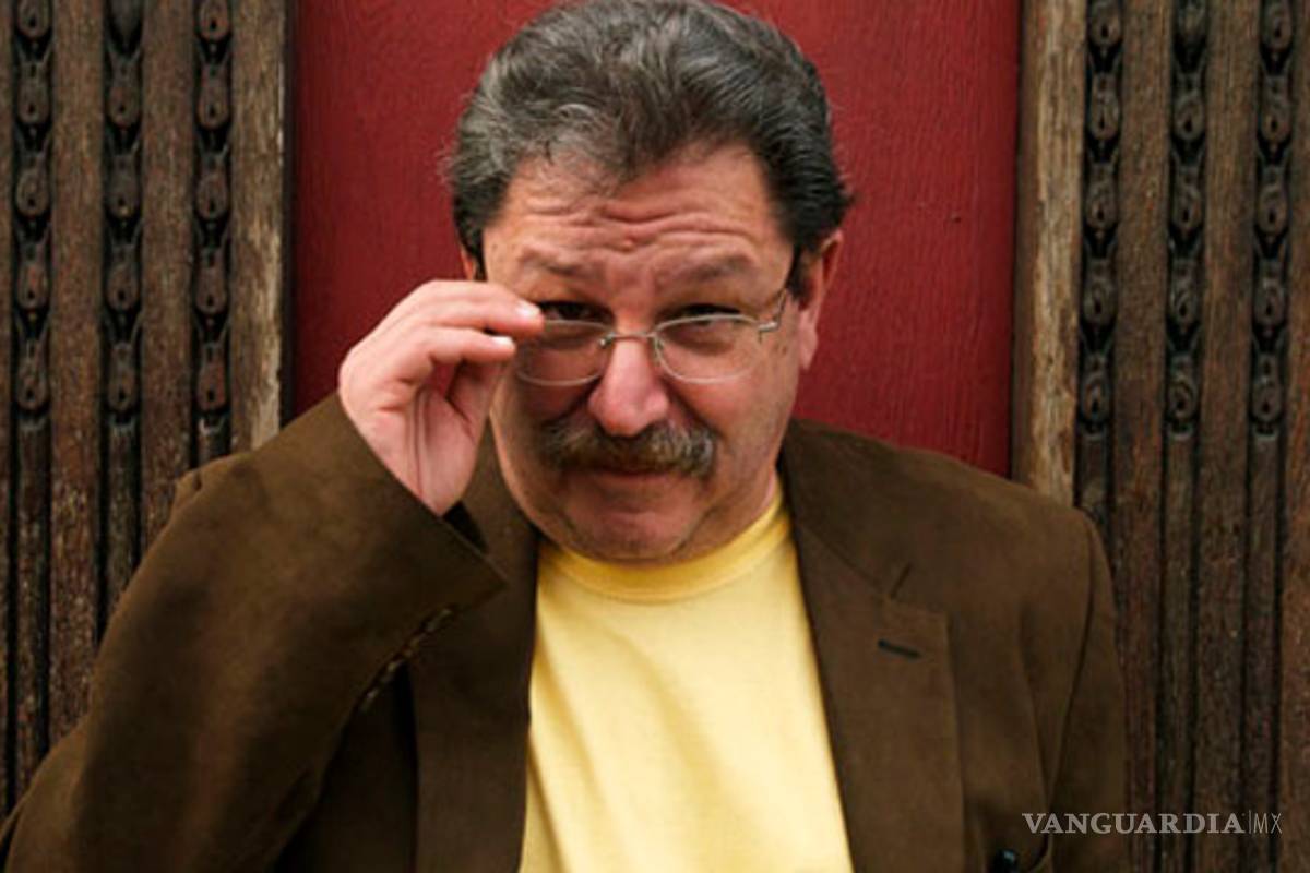 Paco Ignacio Taibo II asume la dirección del FCE