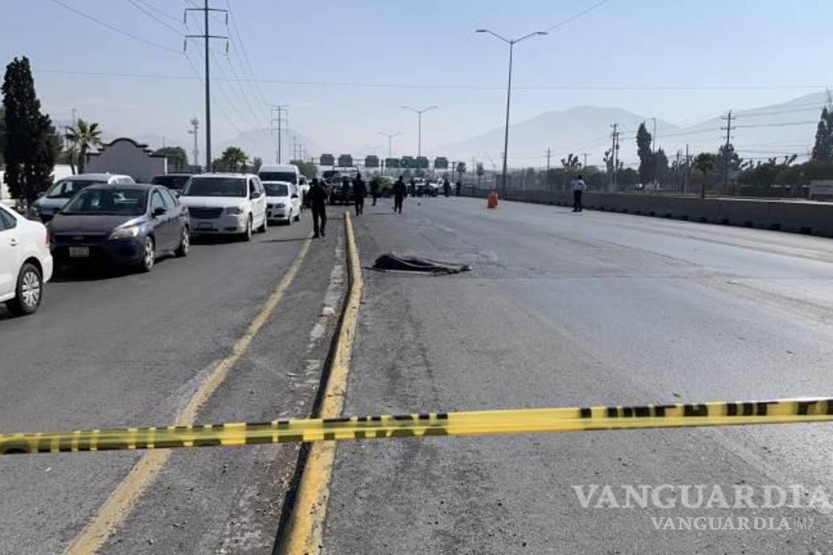 $!El vehículo que habría impactado a la persona se dio a la fuga.