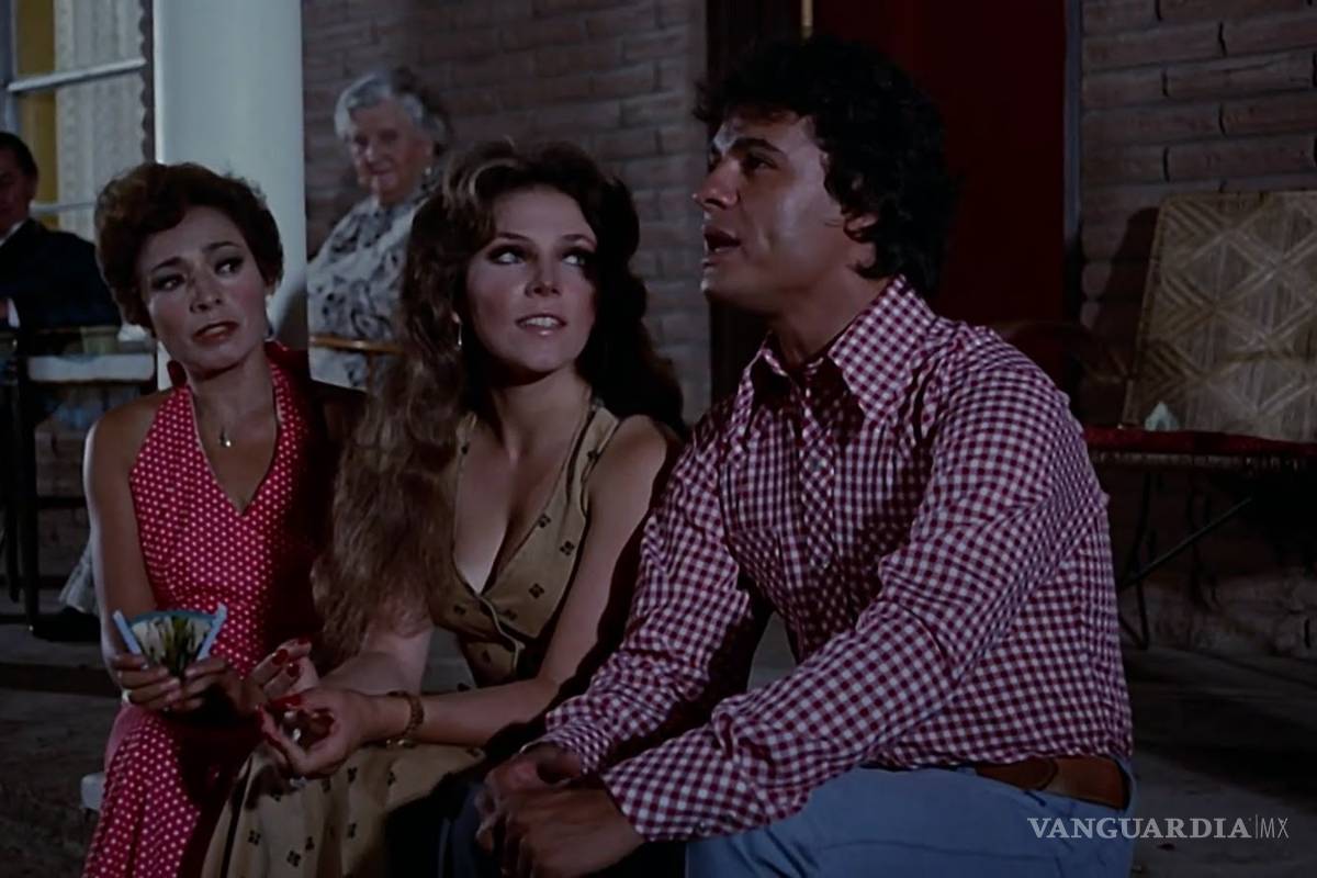 Verónica Castro arrepentida de no haberle hablado a Juan Gabriel