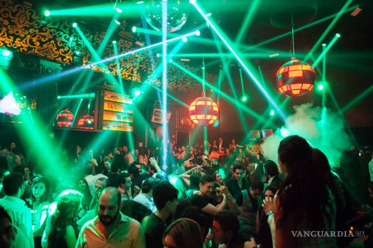 En plena contingencia jóvenes saltillenses se van de antro... virtual