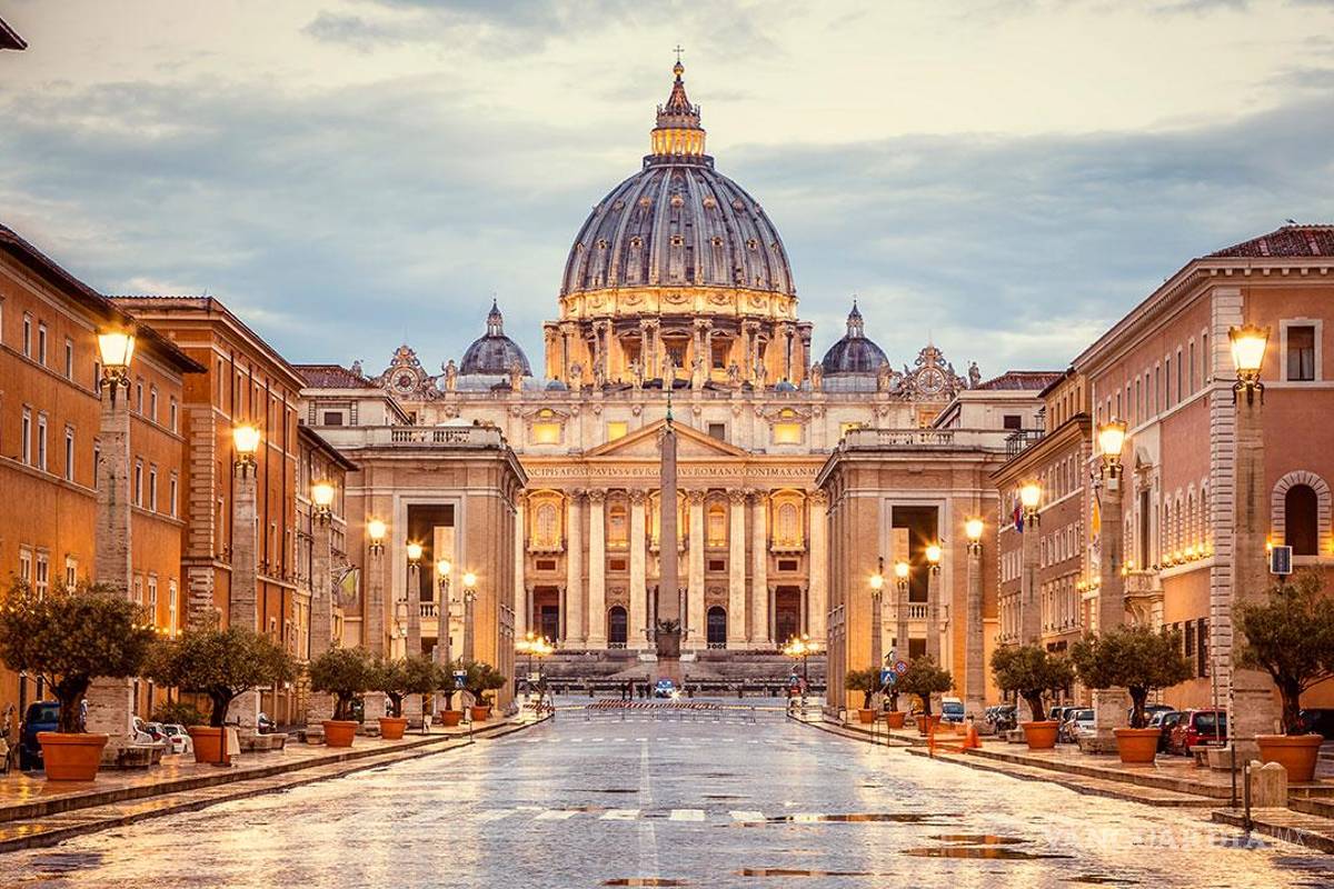 Detienen a exempleado del Vaticano que intentó vender manuscrito de la Basílica de San Pedro