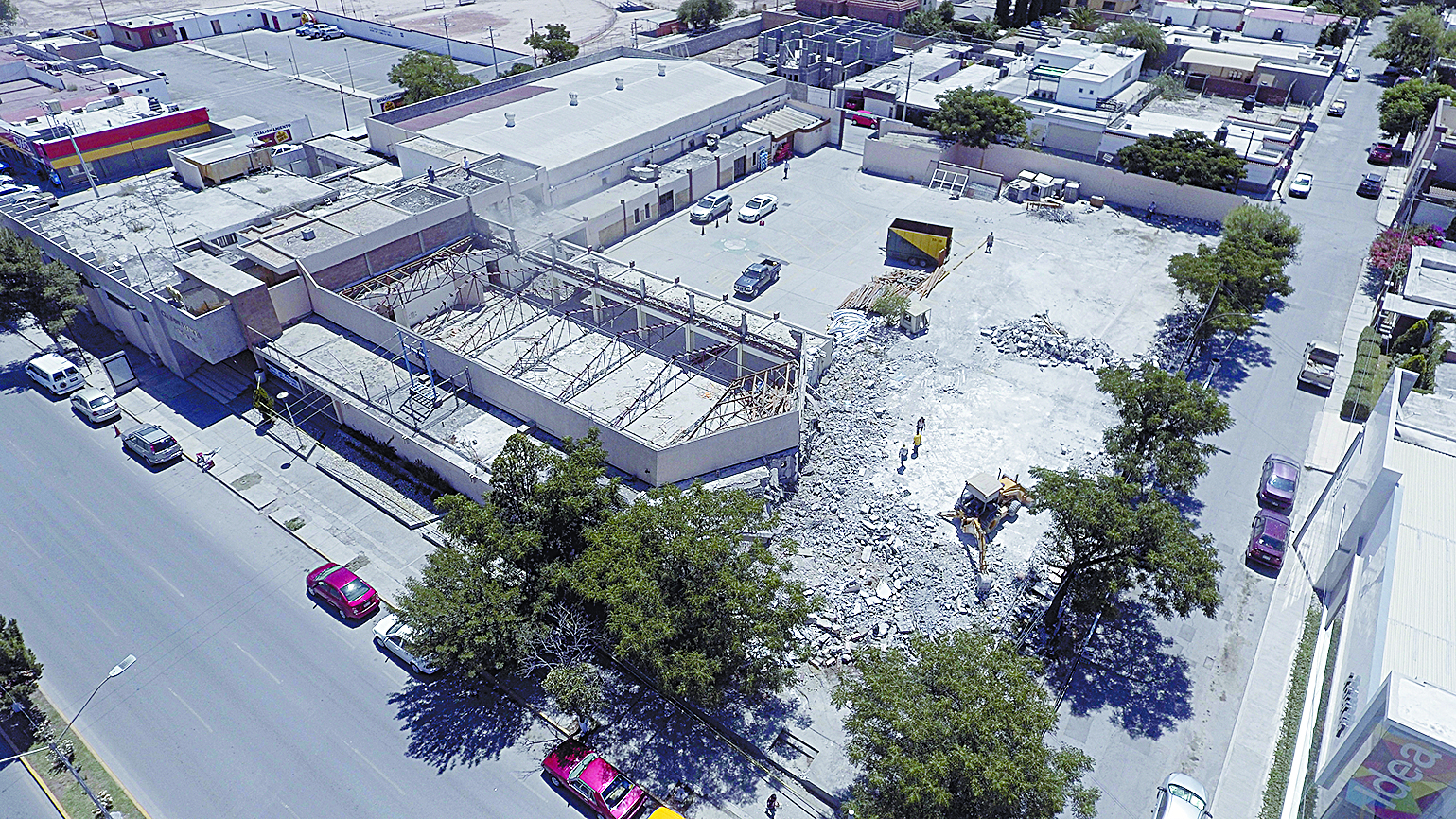 Demoliendo la historia... Don Chuy: 'una vida entre escombros'