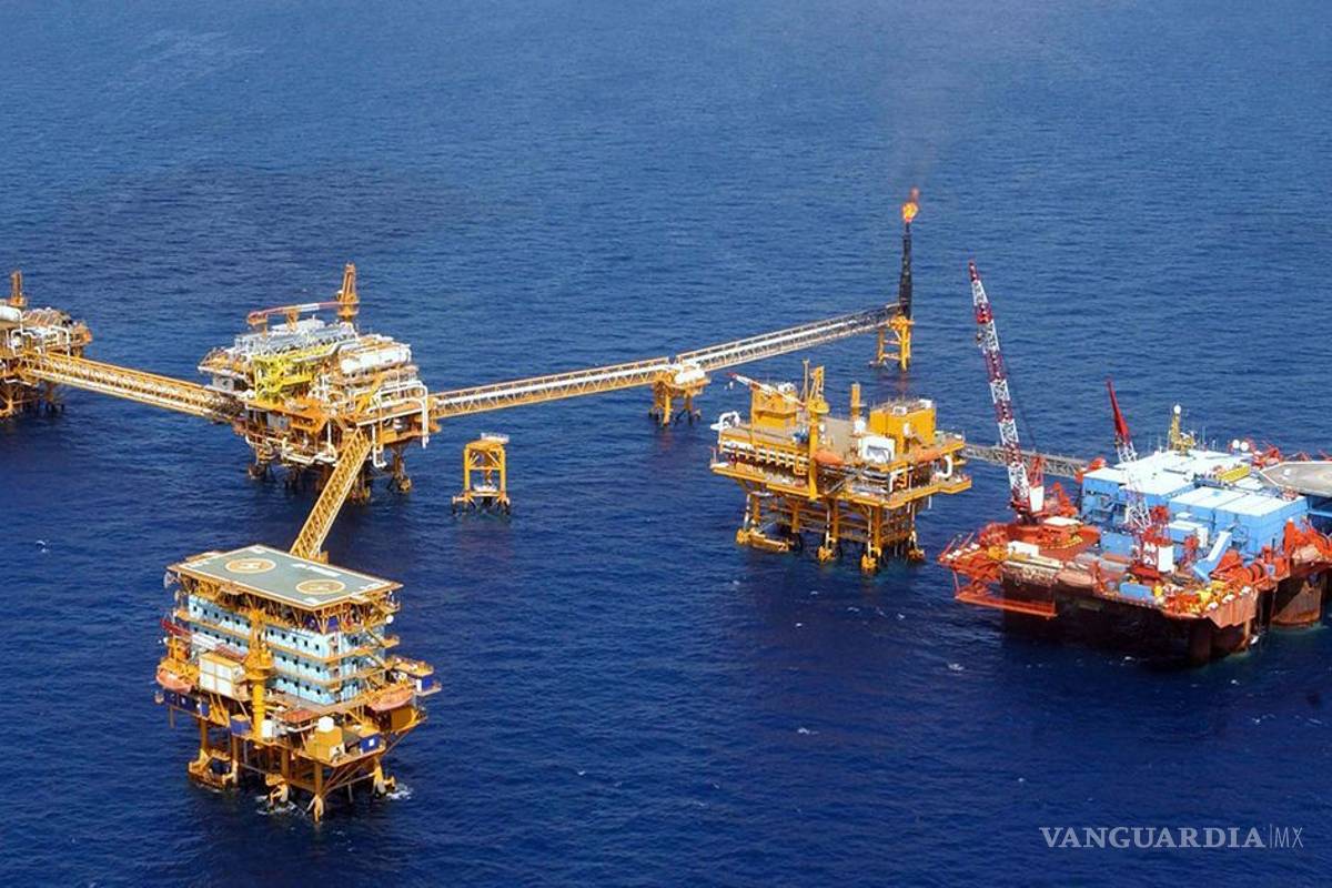 Pese a contar con alta tecnología en seguridad... comando armado saquea plataforma de Pemex en Tabasco