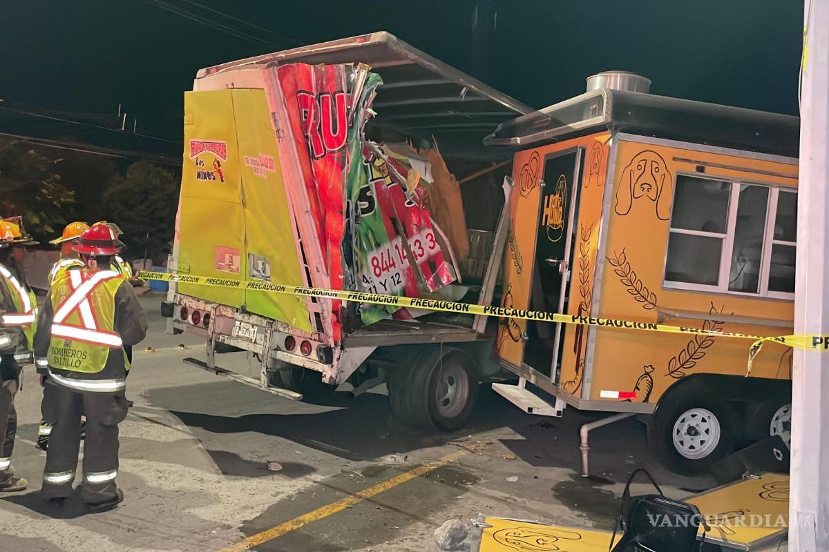 Camión causa choque y megafuga de gas en Saltillo