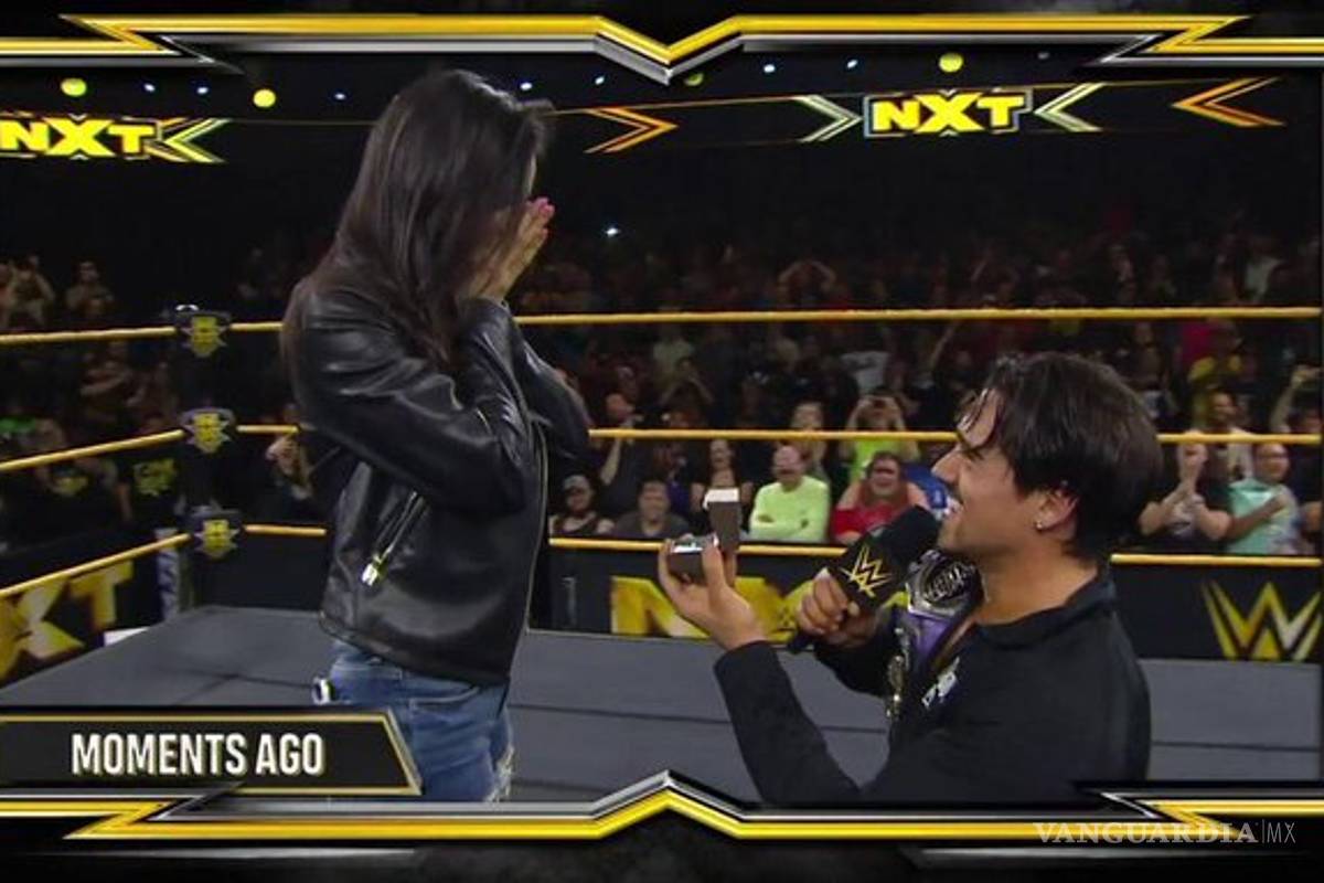 Luchador mexicano le pide matrimonio a conductora de Televisa después de ganar el campeonato crucero de la WWE