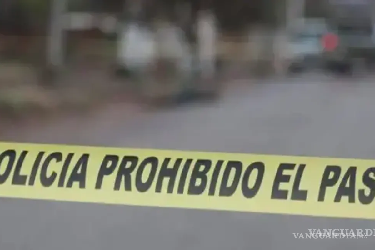 Muere hombre tras caer del techo mientras impermeabilizaba su casa en Acuña