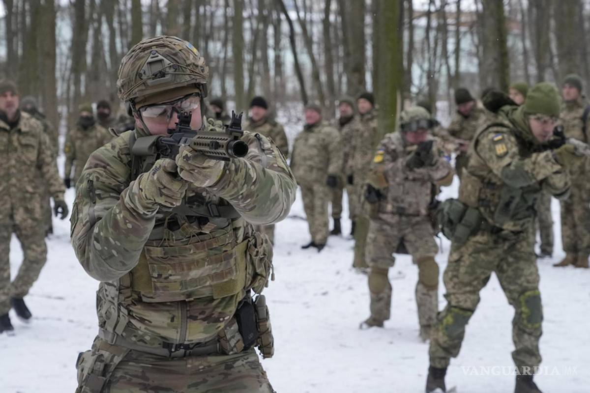 Fuerzas rusas están a 70% del nivel necesario para invadir Ucrania, aseguran funcionarios de EU