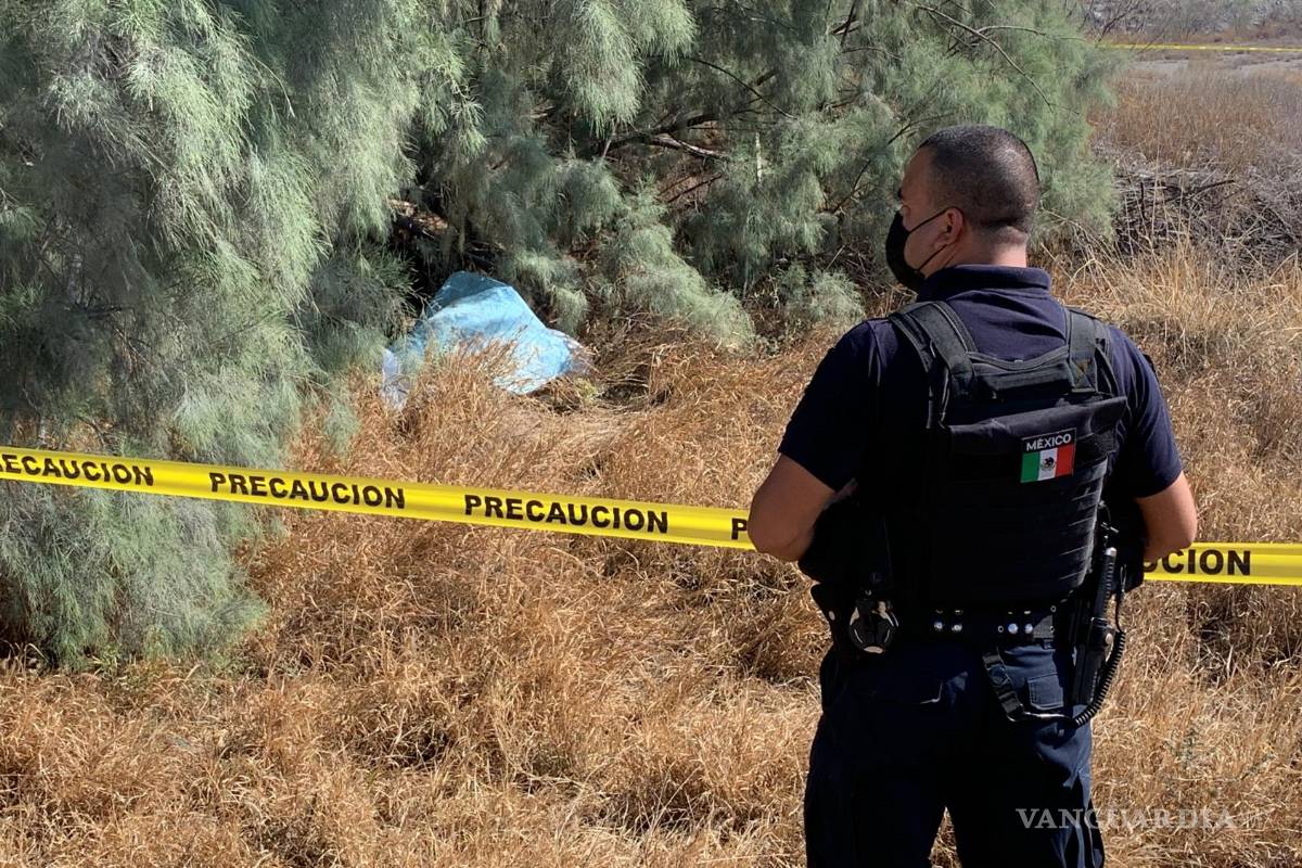 Localizan sin vida a adulto mayor sobre la Sal-Mon; sería una persona en situación de calle