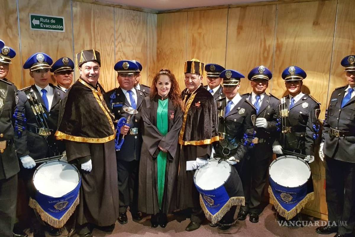 UNAM aclara que no entregó título Honoris Causa a la cantante Tatiana