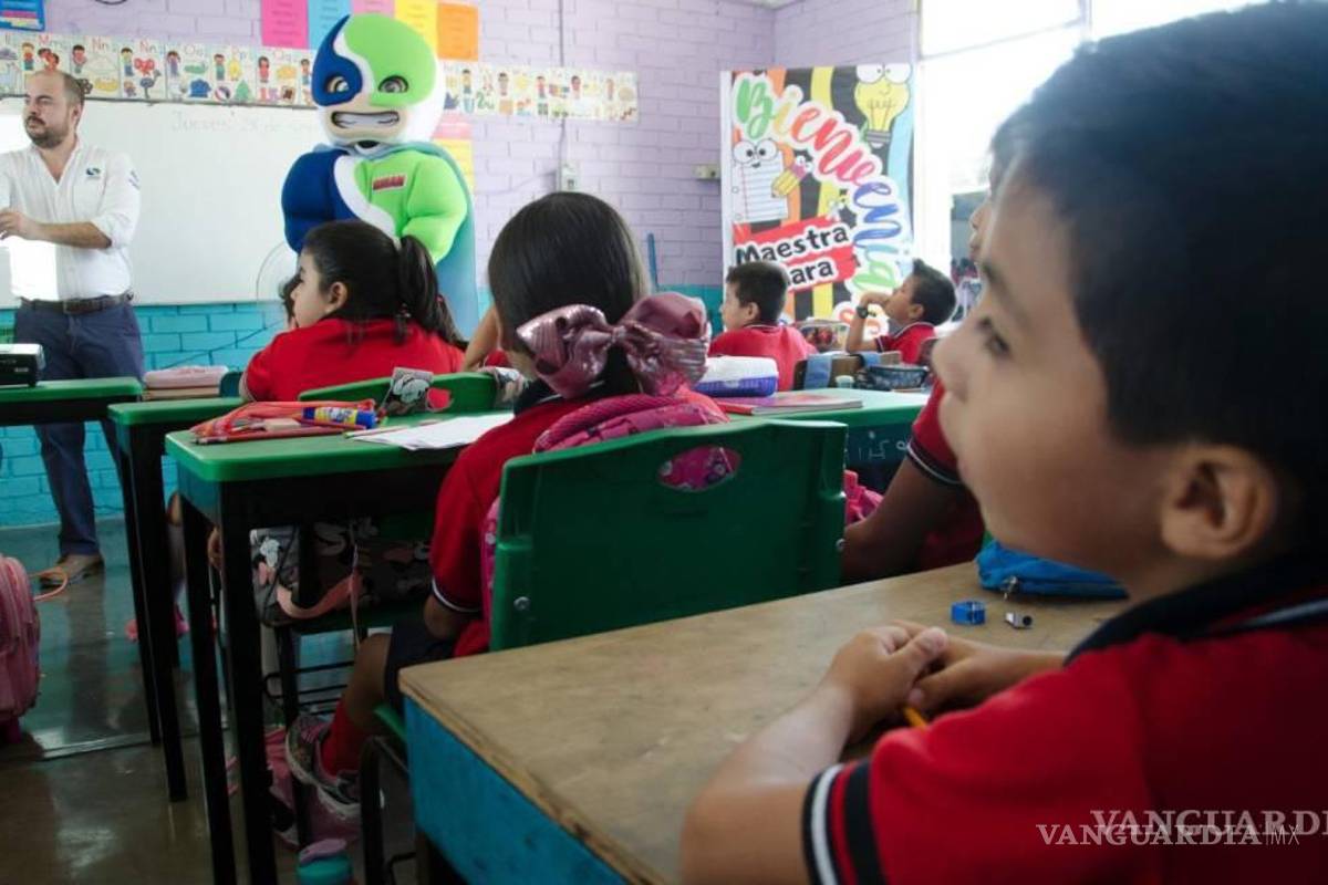 $!El empresario Héctor Horacio Dávila consideró que la Sedu le está pasando el problema a los padres de familia.