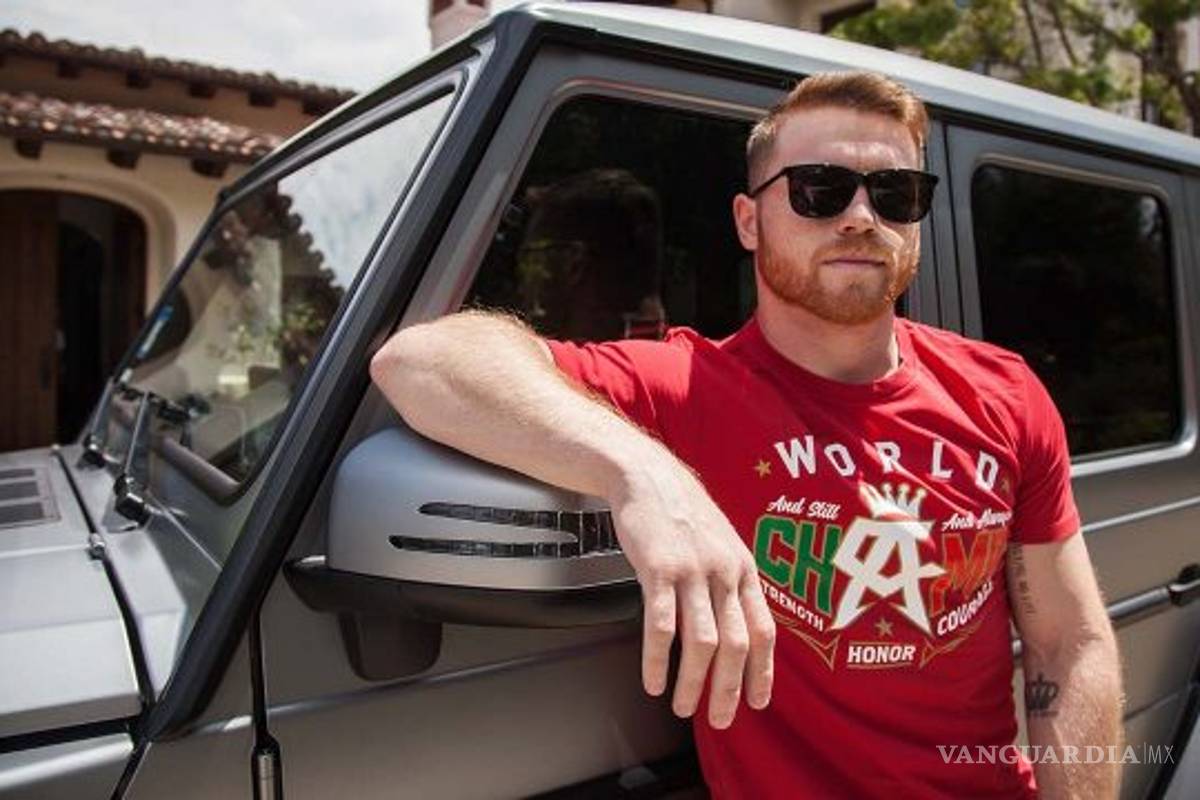 'Canelo' Álvarez firma el contrato más grande en la historia del deporte