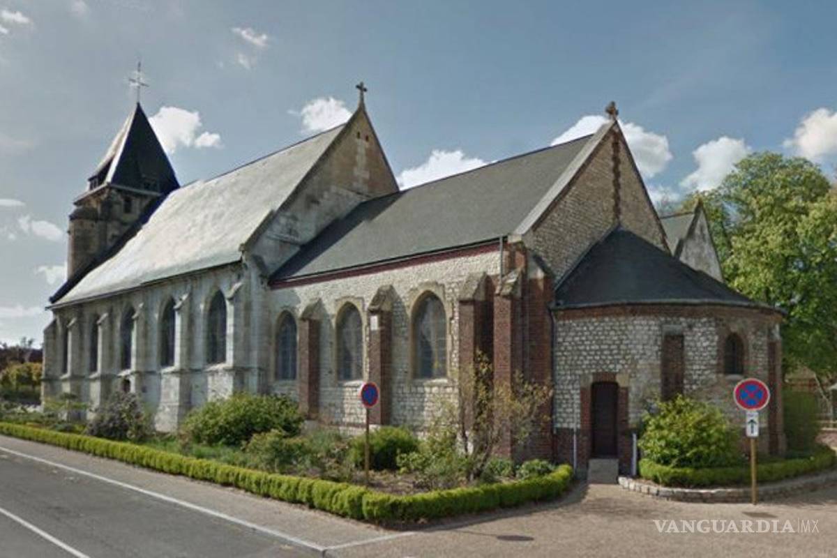 Cura muere degollado en una toma de rehenes de una iglesia en Francia