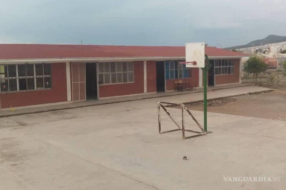 Saltillo: preocupa seguridad de estudiantes por falta de alumbrado y bardas en escuelas