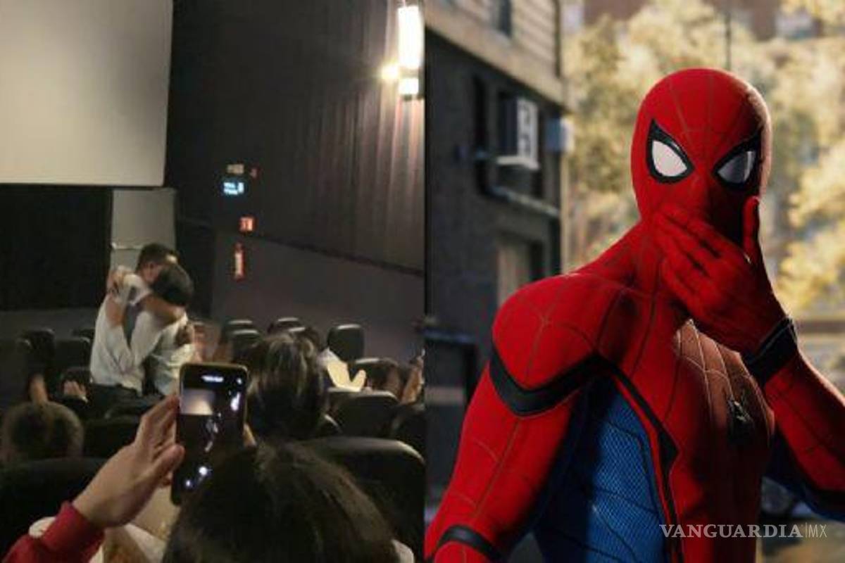Le propone matrimonio en pleno estreno de ‘Spider-Man: No Way Home’ (foto)