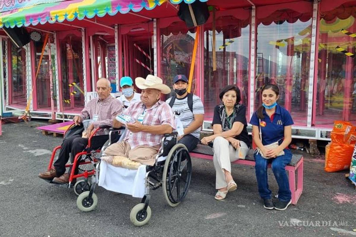 ‘Gozamos como chiquillos’; adultos mayores de asilo visitaron la Feria Saltillo (video)