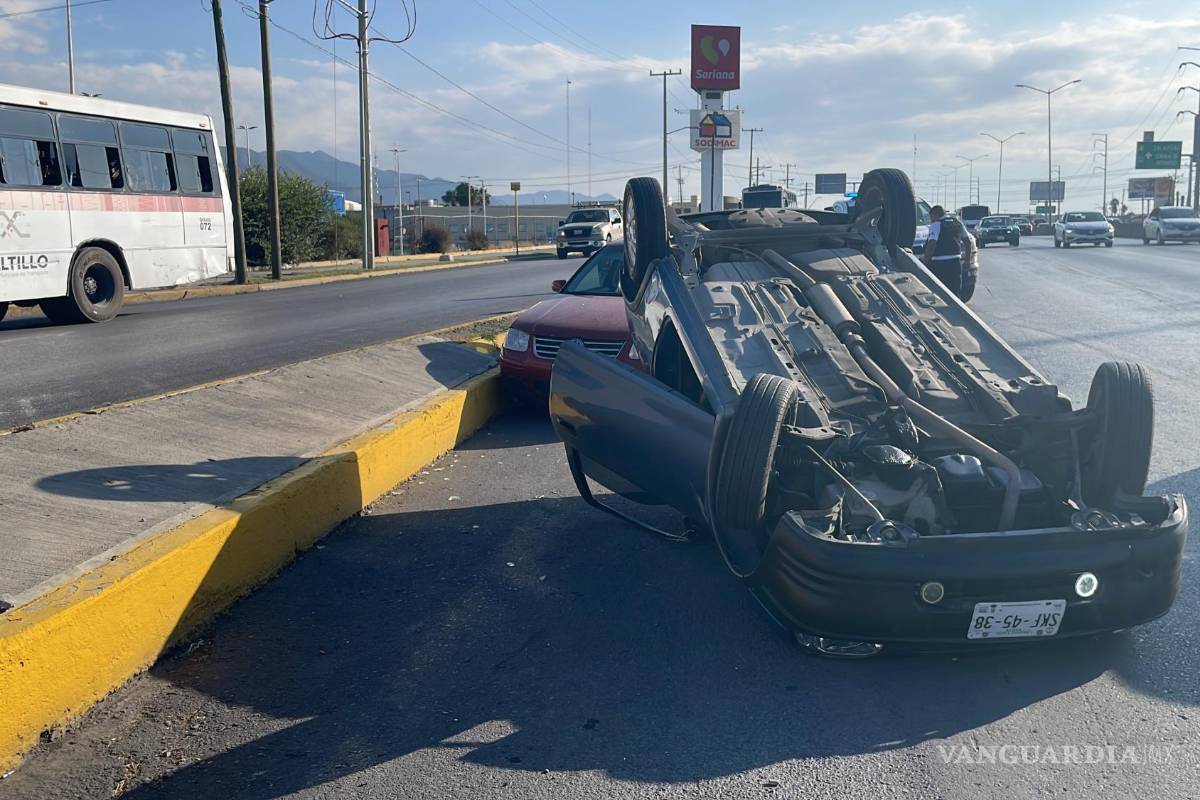 Accidente vial en el periférico Luis Echeverría Álvarez de Saltillo causa cierre de tráfico