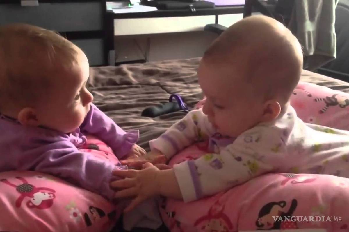 Bebés prefieren escuchar los balbuceos de otros bebés antes que a sus padres