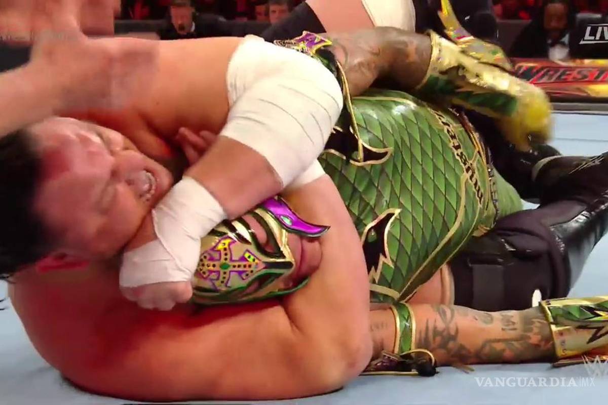 Rey Mysterio fue humillado por Samoa Joe en Wrestlemania....¡en un minuto!