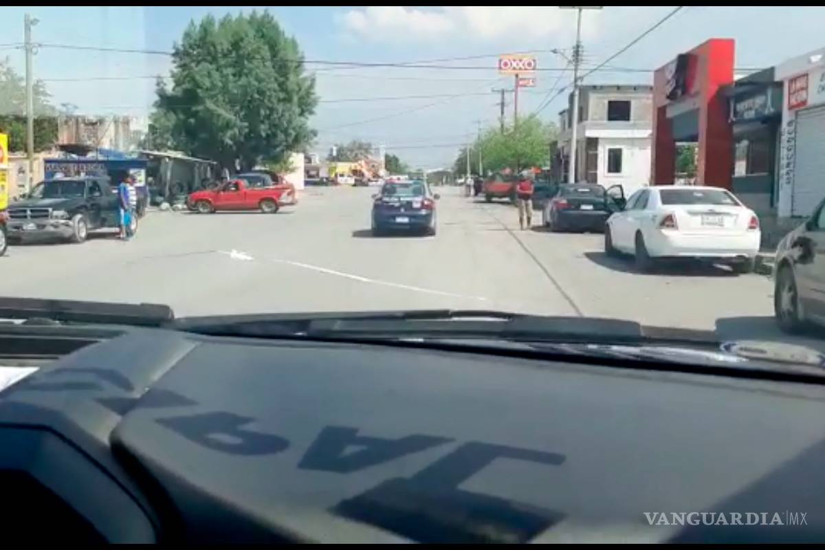 Patrullas de Coahuila vocean por calles de Monclova medidas de prevención del COVID-19