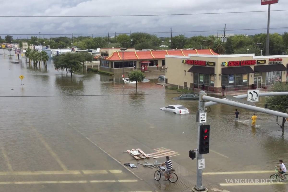 Aerolíneas en México cancelan vuelos desde y hacia Houston por 'Harvey'