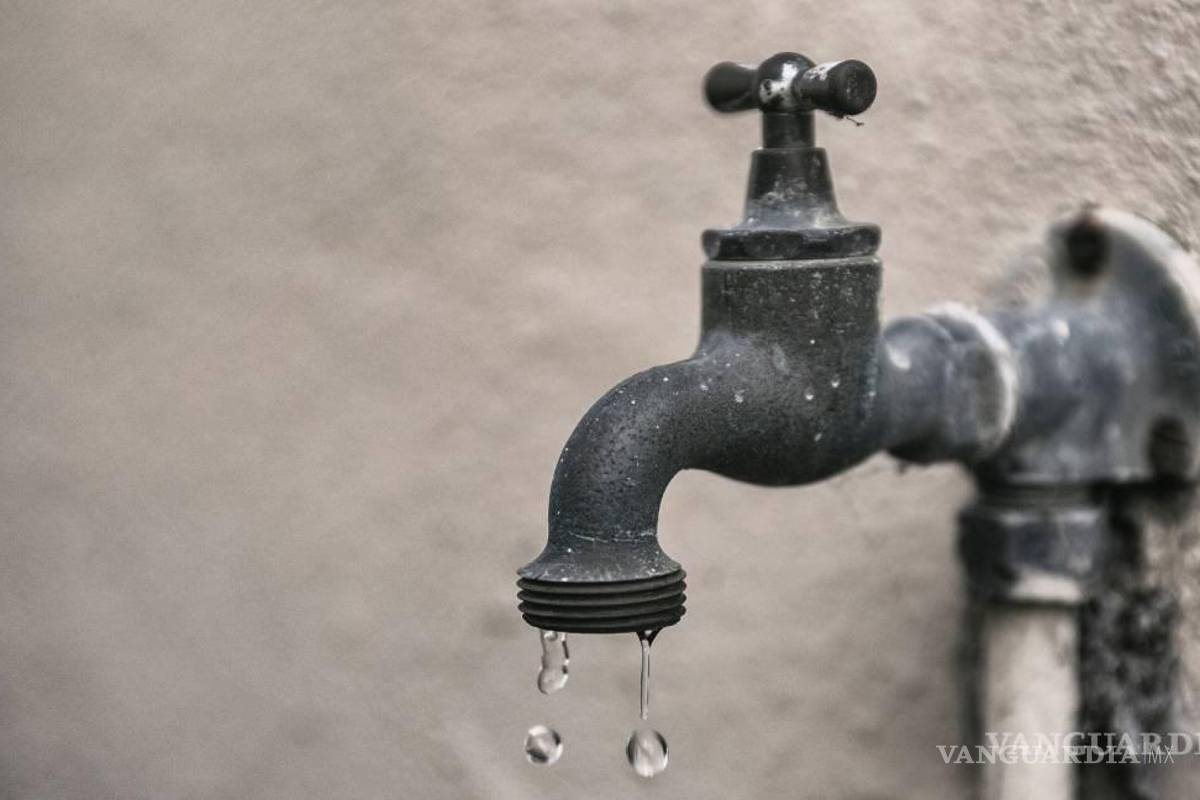 Saltillo: operan ‘en el limbo’ servicios ‘privados’ de agua potable en el norte de la ciudad