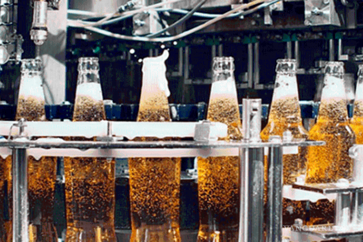 Cervezas cuestan más y hay menos, por escasez de aluminio y vidrio; refrescos también