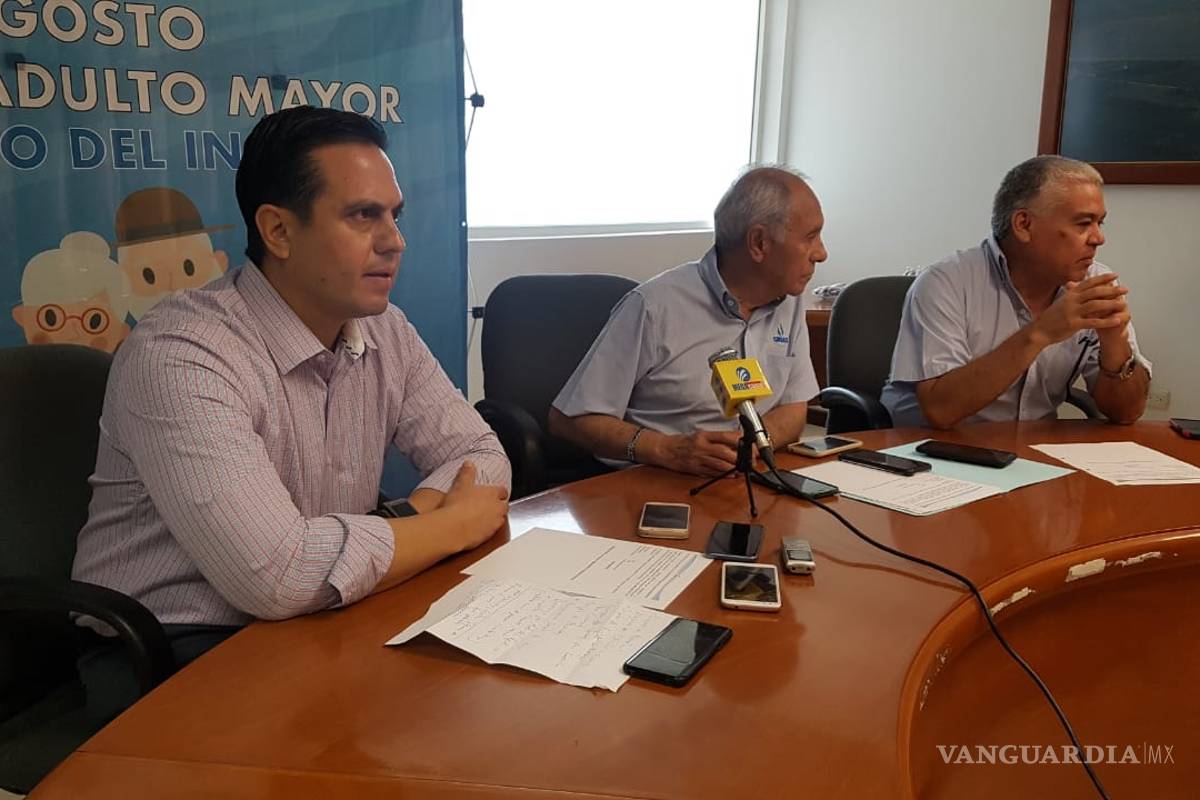 Adultos mayores ya no harán filas para comprobar supervivencia en el Simas Torreón